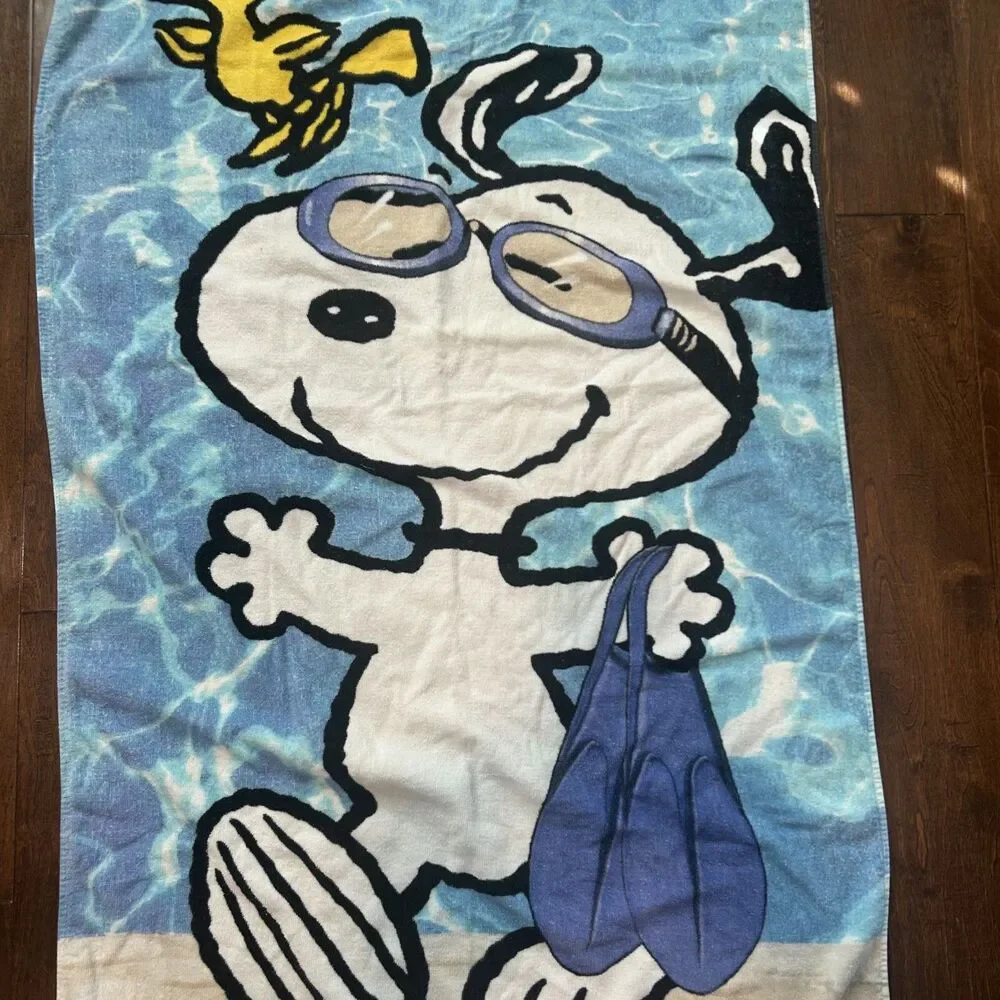Knotts Berry Farm Peanuts Snoopy an Woodstock Beach Towel Vintage Triangle 28x52
